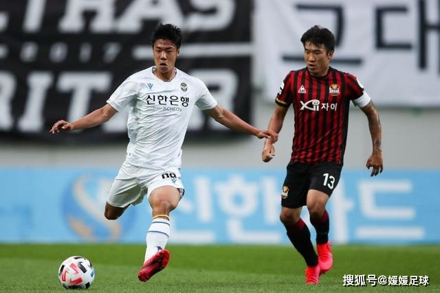 第80分钟哈兰德接左路传中头球破门 挪威1-0领先巴西